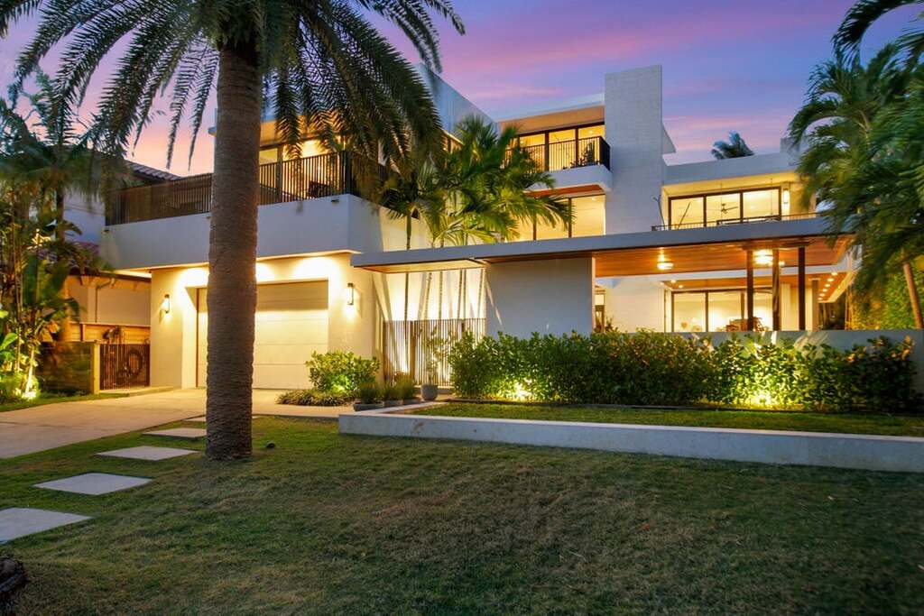 On the market: Modern home with 5 bedrooms, 3 bathrooms, pool 2. Approx. 5,459 sf (502 m2) under air, built 2016. 