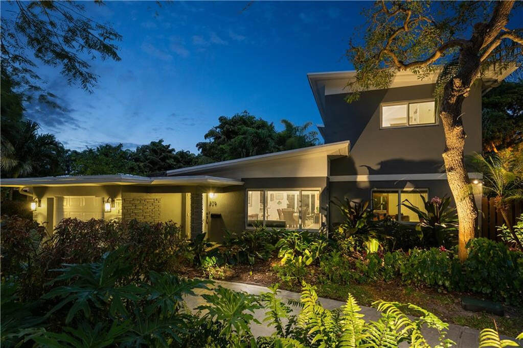 Florida Mid-century modern home, ideally located and in excellent condition - 3/3, pool, garage, built 1951, $1.175m